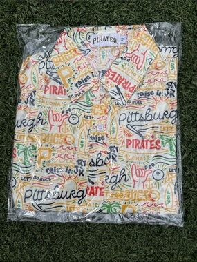 NWT Pittsburgh Pirates Bucco Hawaiian 2025 Giveaway Shirt Size Adult Small